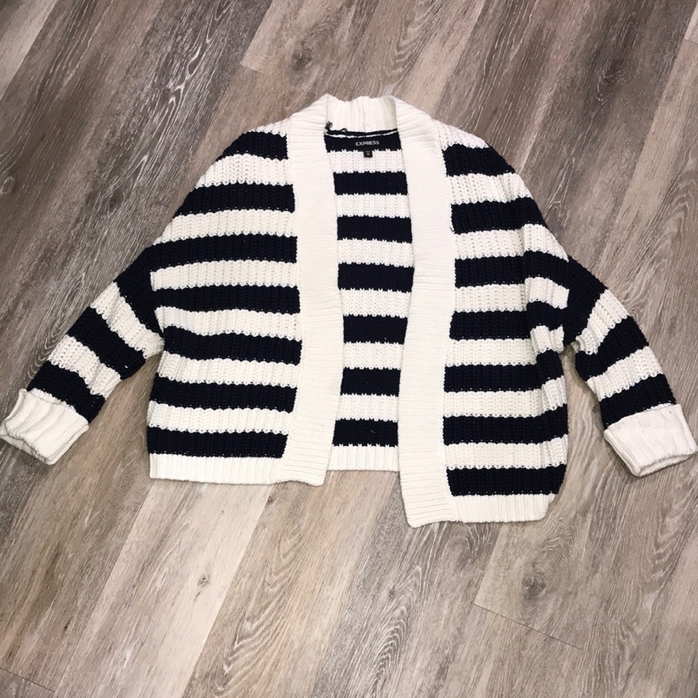 Express Cardigan - Picture 2 of 3